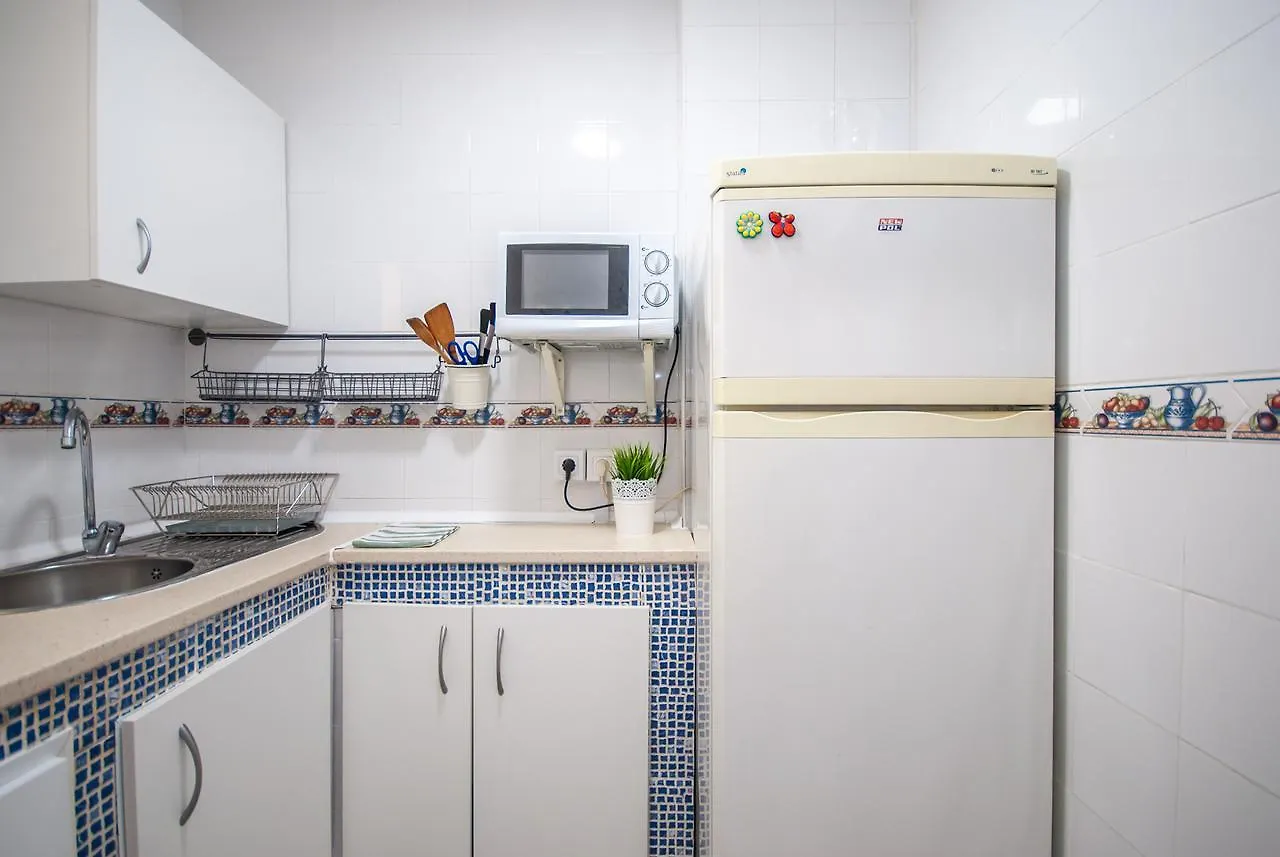 דירות בנאלמדנה Cubo'S Apartamento Iris 0*,  ספרד