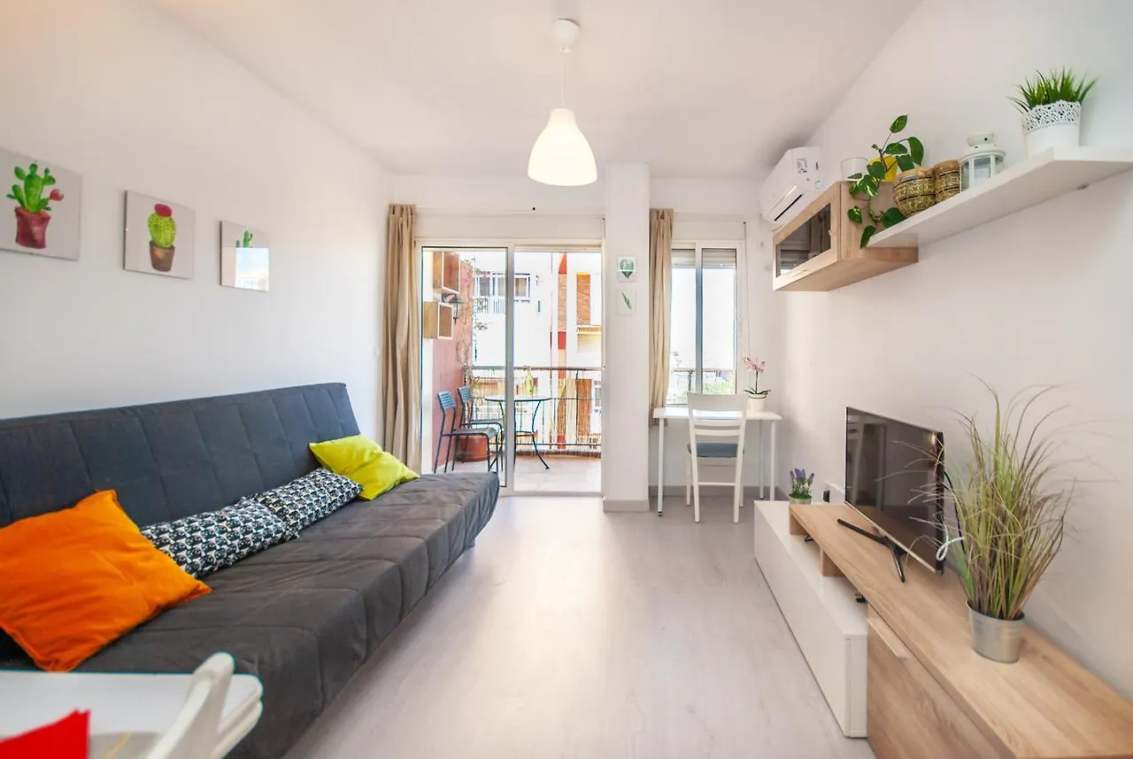 דירות בנאלמדנה Cubo'S Apartamento Iris 0*,  ספרד