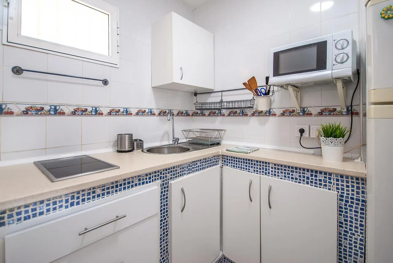 דירות בנאלמדנה Cubo'S Apartamento Iris