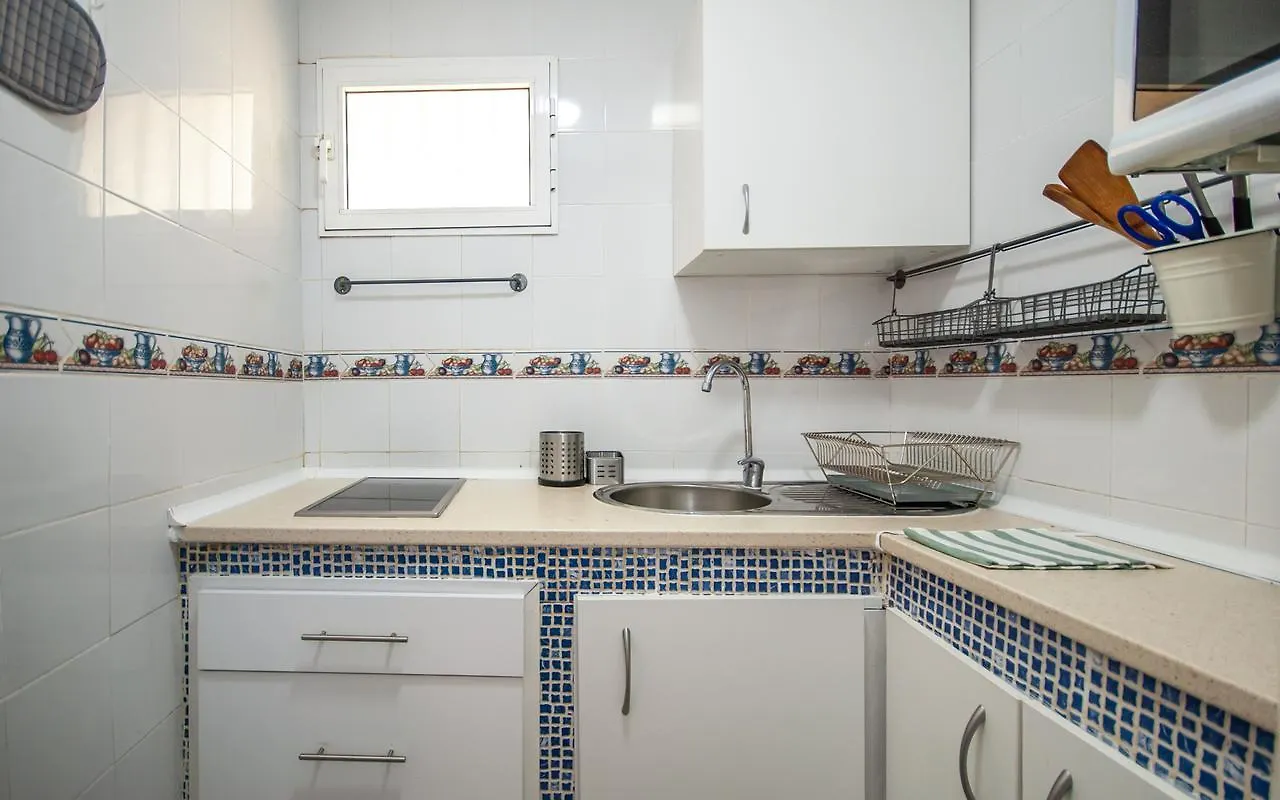 דירות בנאלמדנה Cubo'S Apartamento Iris