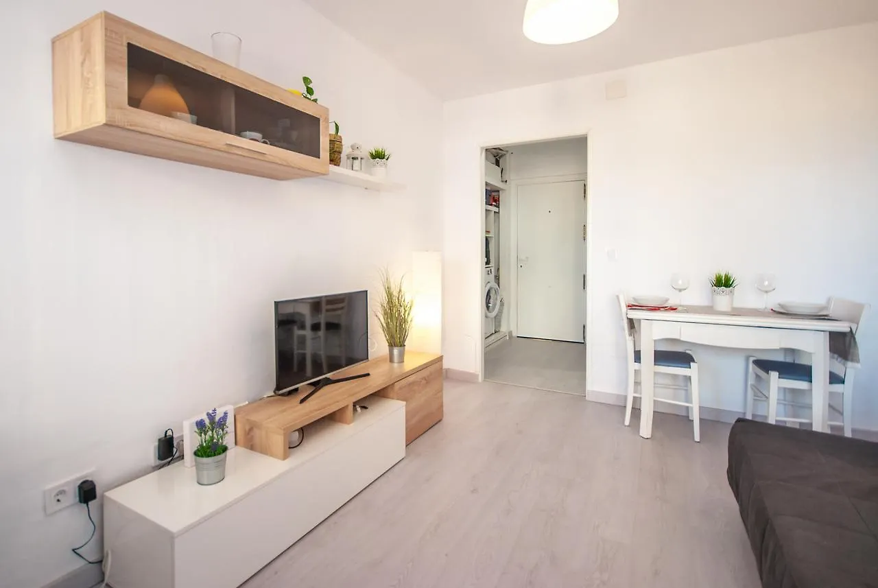 דירות בנאלמדנה Cubo'S Apartamento Iris 0*,